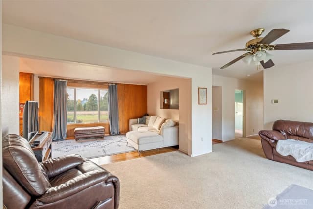 Property photo for 450 Hawkins Road, Winlock photo 2