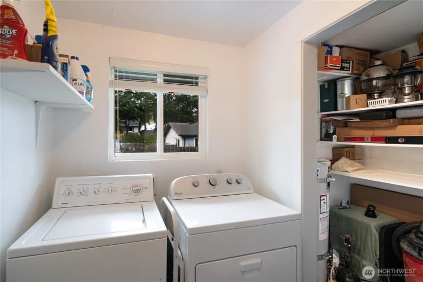 Property photo for 2304 E Avenue, Anacortes photo 19