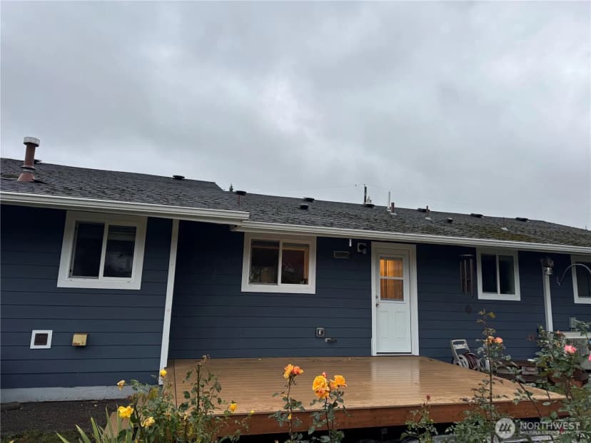 Property photo for 2304 E Avenue, Anacortes photo 21