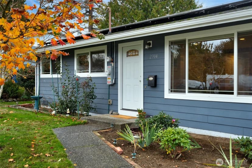 Property photo for 2304 E Avenue, Anacortes