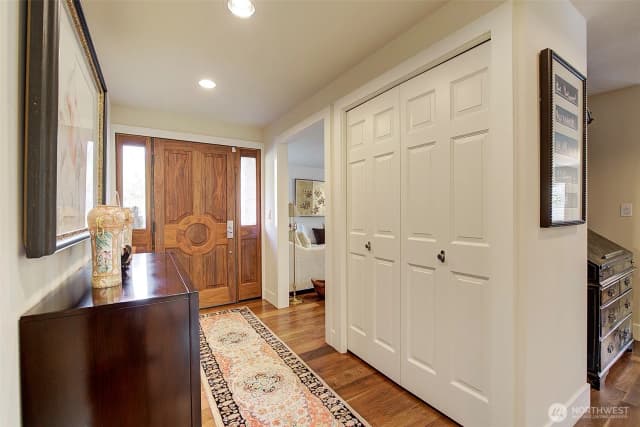 Property photo for 8711 Ne 11th Street, Medina photo 5