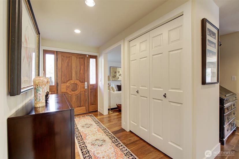 Property photo for 8711 Ne 11th Street, Medina photo 5