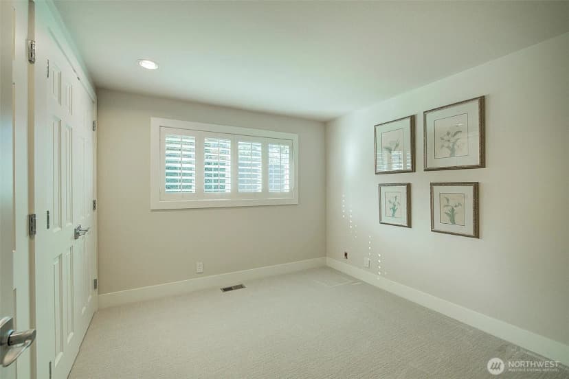 Property photo for 8711 Ne 11th Street, Medina photo 25