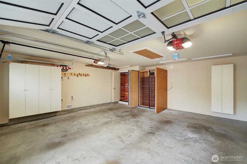 Property photo for 8711 Ne 11th Street, Medina photo 30