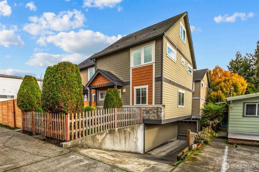Property photo for 3219 21st Avenue W #a, Seattle photo 32