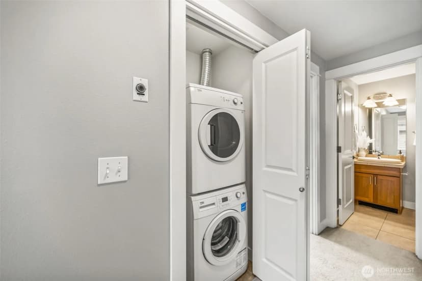 Property photo for 3219 21st Avenue W #a, Seattle photo 26