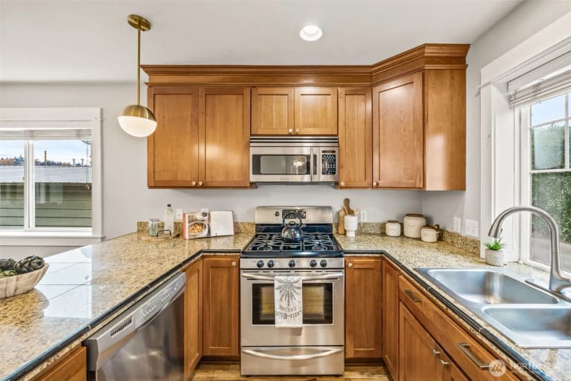 Property photo for 3219 21st Avenue W #a, Seattle photo 7