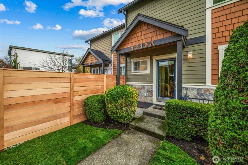 Property photo for 3219 21st Avenue W #a, Seattle photo 2