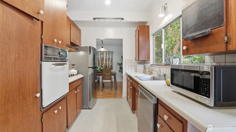 Property photo for 3500 Talbot Road S, Renton photo 8