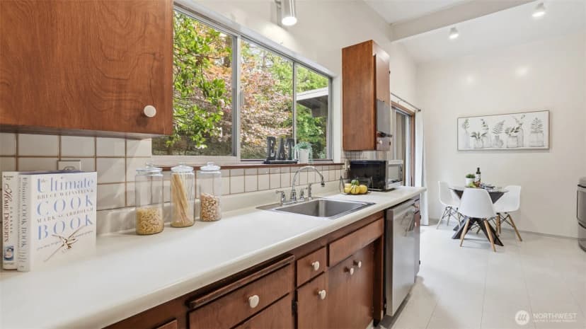 Property photo for 3500 Talbot Road S, Renton photo 9