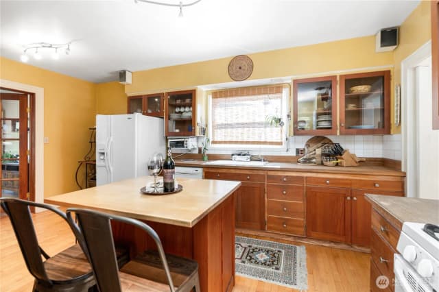 Property photo for 2624 Hampton Place, Bellingham photo 4