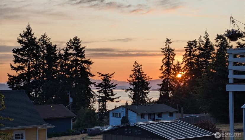 Property photo for 99 E Morris Road, Coupeville