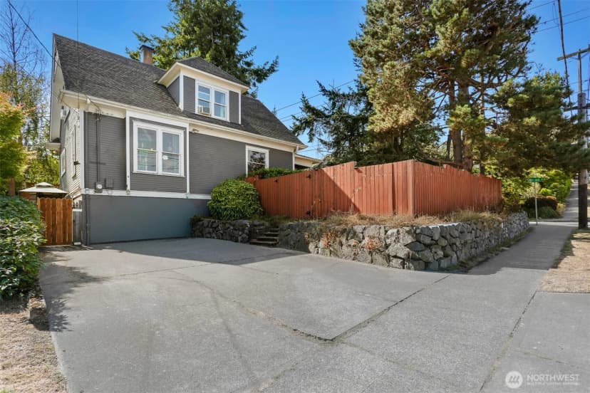 Property photo for 3654 35th Avenue W, Seattle photo 16