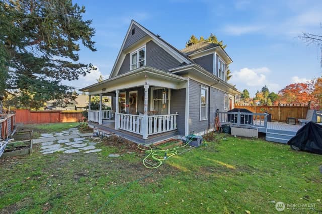 Property photo for 3654 35th Avenue W, Seattle photo 2
