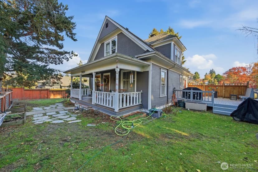 Property photo for 3654 35th Avenue W, Seattle photo 2