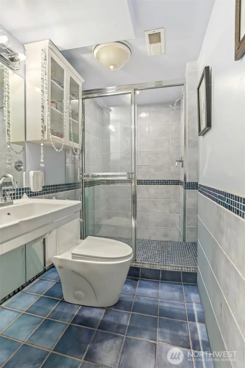 Property photo for 3654 35th Avenue W, Seattle photo 14