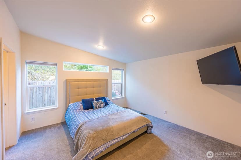 Property photo for 1522 W 15th Street, Port Angeles photo 9