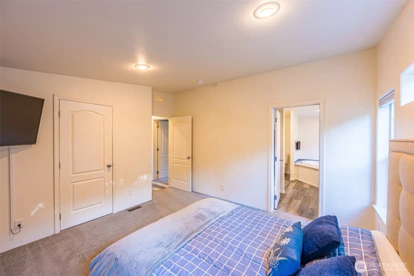 Property photo for 1522 W 15th Street, Port Angeles photo 10