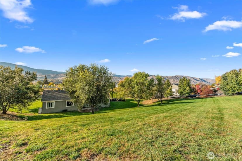 Property photo for 2945 Martin Place, East Wenatchee photo 34