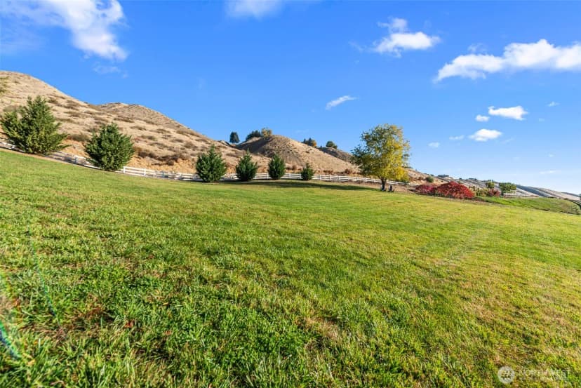 Property photo for 2945 Martin Place, East Wenatchee photo 38