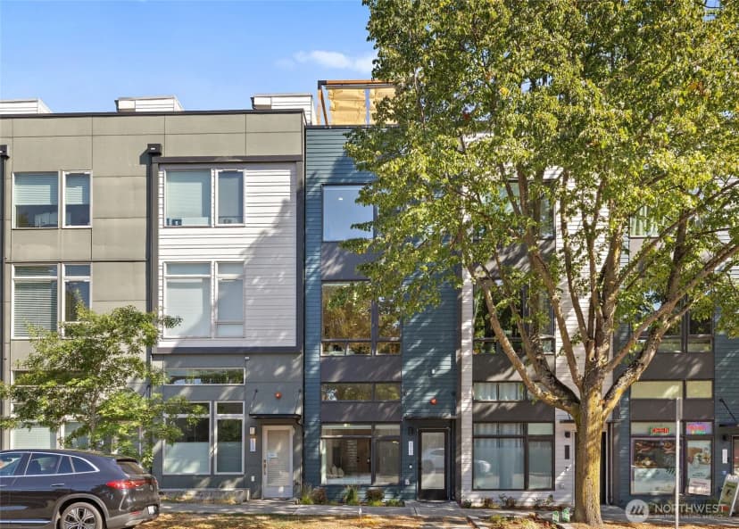 Property photo for 6014 A California Avenue Sw, Seattle photo 3