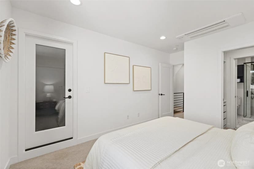 Property photo for 6014 A California Avenue Sw, Seattle photo 20