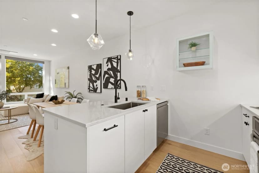 Property photo for 6014 A California Avenue Sw, Seattle photo 16