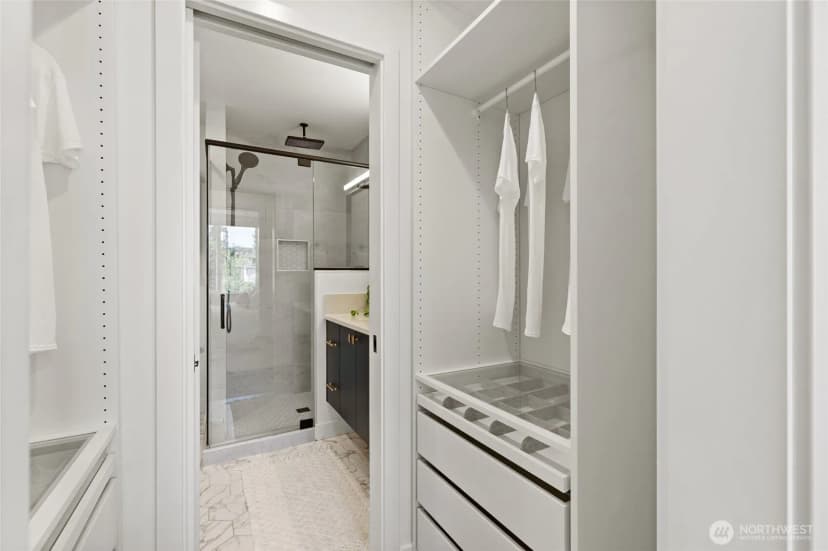Property photo for 6014 A California Avenue Sw, Seattle photo 21