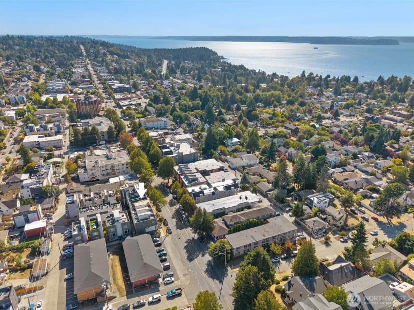 Property photo for 6014 A California Avenue Sw, Seattle photo 32
