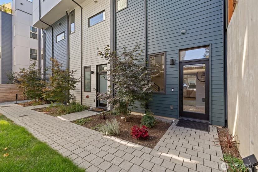 Property photo for 6014 A California Avenue Sw, Seattle photo 5