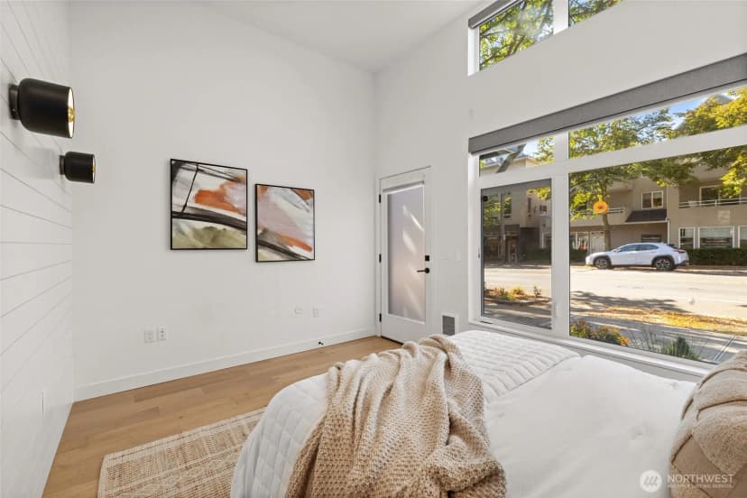 Property photo for 6014 A California Avenue Sw, Seattle photo 8