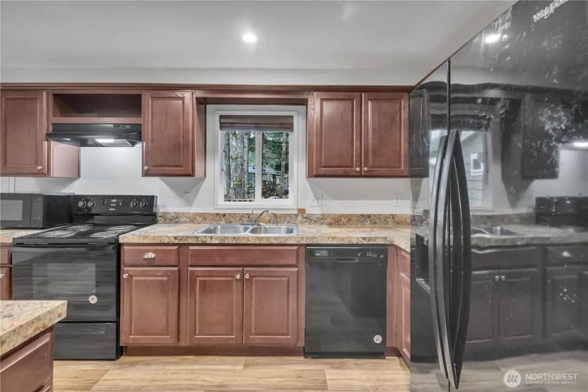 Property photo for 34318 42nd Avenue E, Eatonville photo 13