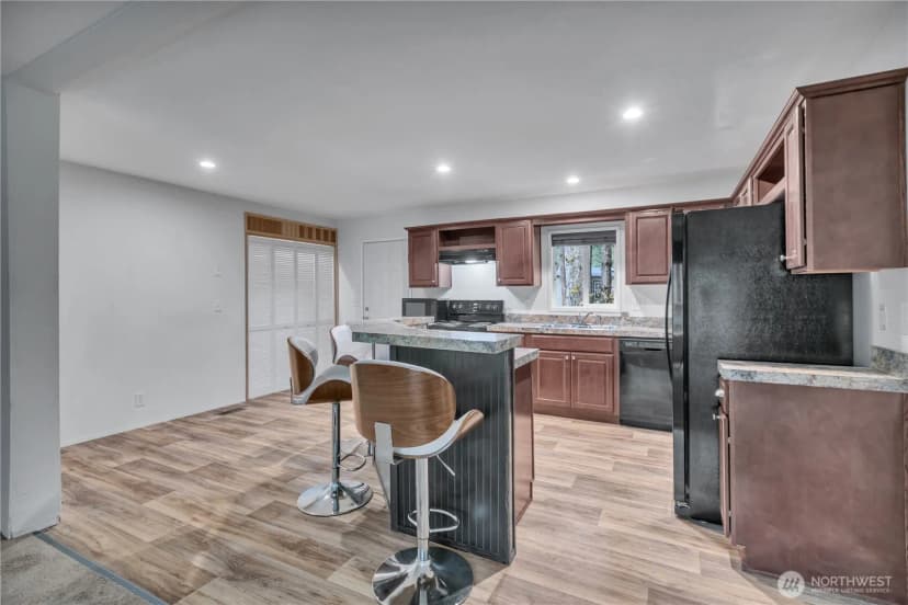 Property photo for 34318 42nd Avenue E, Eatonville photo 10