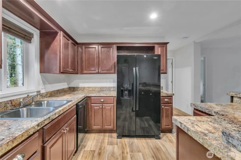 Property photo for 34318 42nd Avenue E, Eatonville photo 14