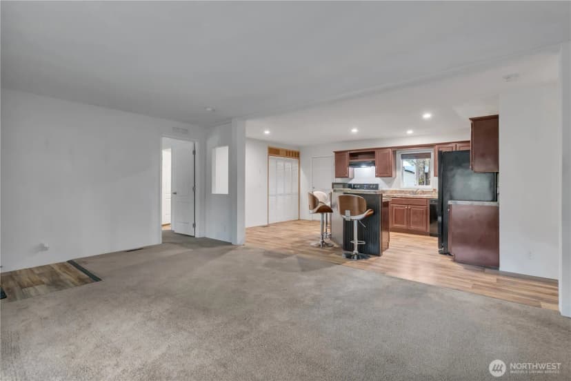Property photo for 34318 42nd Avenue E, Eatonville photo 7