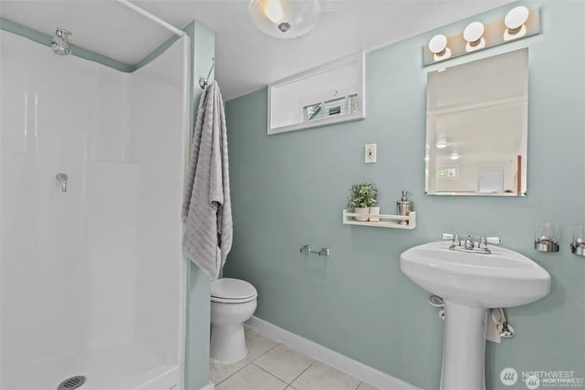 Property photo for 13527 23rd Avenue Ne, Seattle photo 25