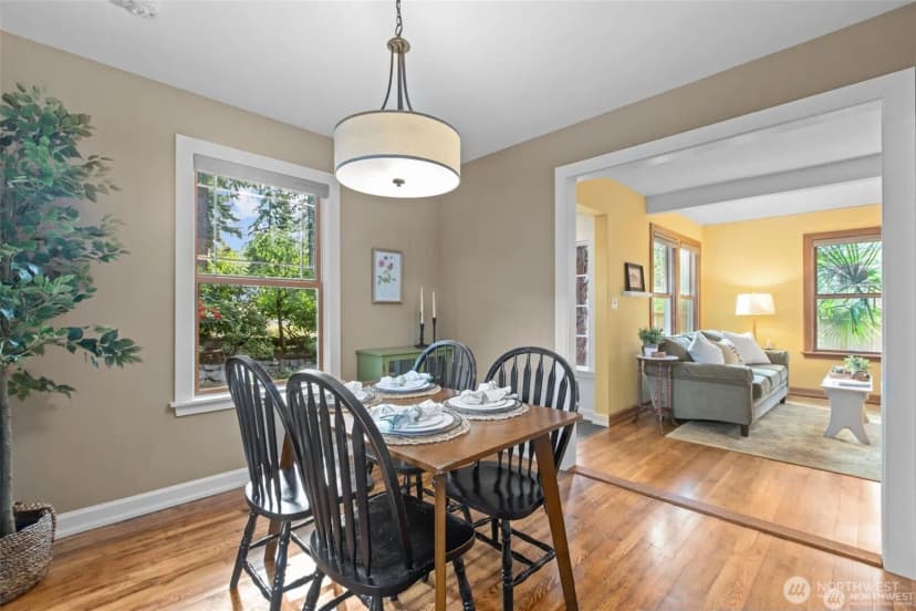 Property photo for 13527 23rd Avenue Ne, Seattle photo 6