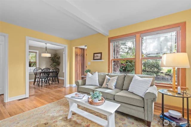 Property photo for 13527 23rd Avenue Ne, Seattle photo 3