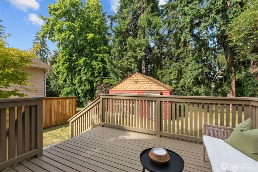 Property photo for 13527 23rd Avenue Ne, Seattle photo 30