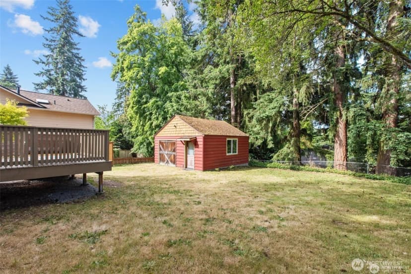 Property photo for 13527 23rd Avenue Ne, Seattle photo 32