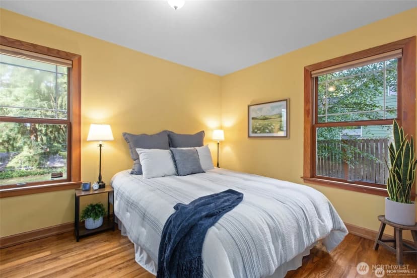 Property photo for 13527 23rd Avenue Ne, Seattle photo 14