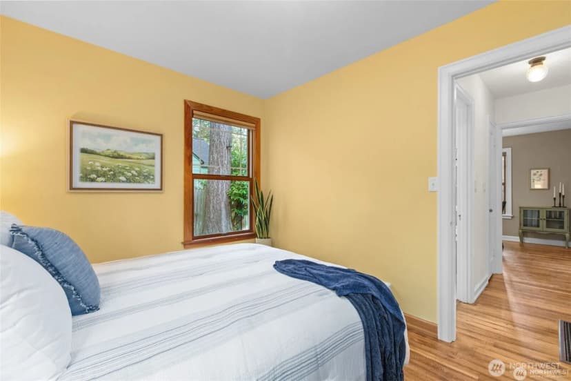 Property photo for 13527 23rd Avenue Ne, Seattle photo 15