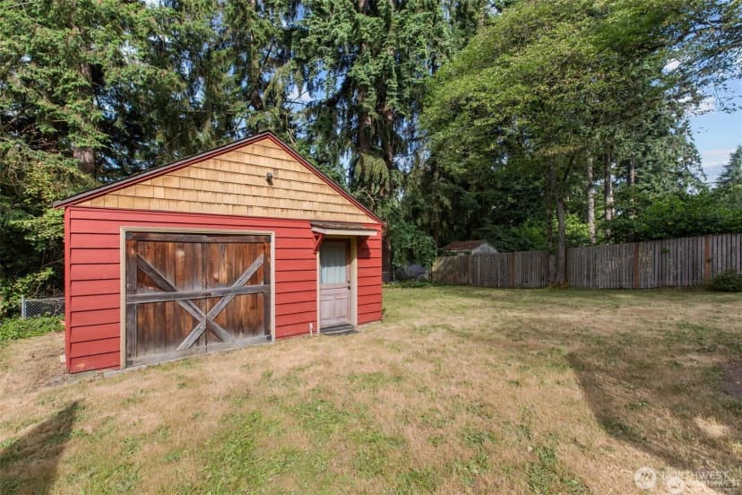 Property photo for 13527 23rd Avenue Ne, Seattle photo 33