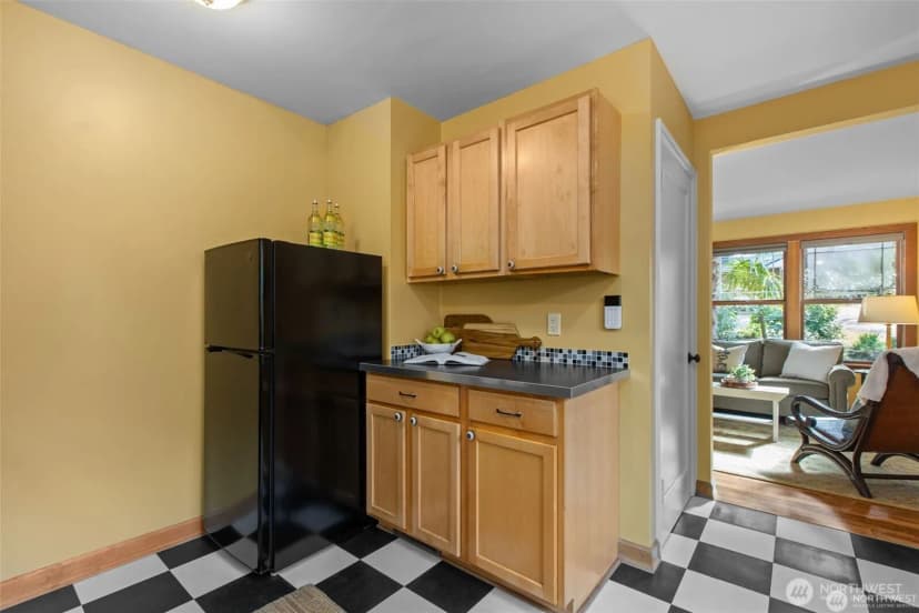 Property photo for 13527 23rd Avenue Ne, Seattle photo 9