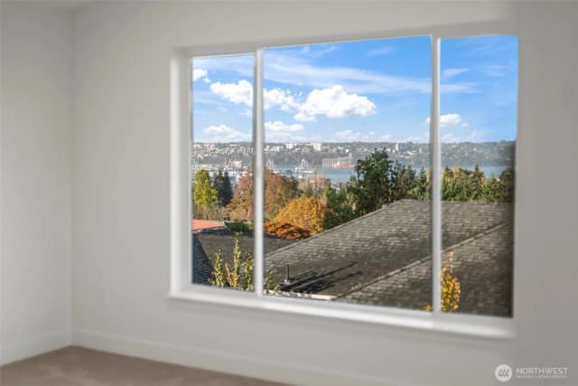 Property photo for 3102 44th Avenue Ne, Tacoma photo 3