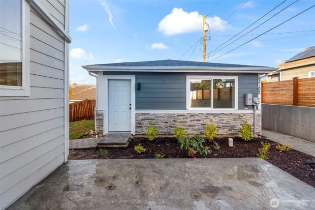 Property photo for 3102 44th Avenue Ne, Tacoma photo 2
