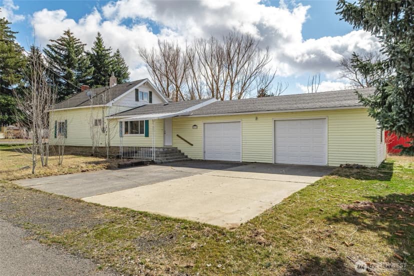 Property photo for 211 W Linden Street, Harrington photo 2