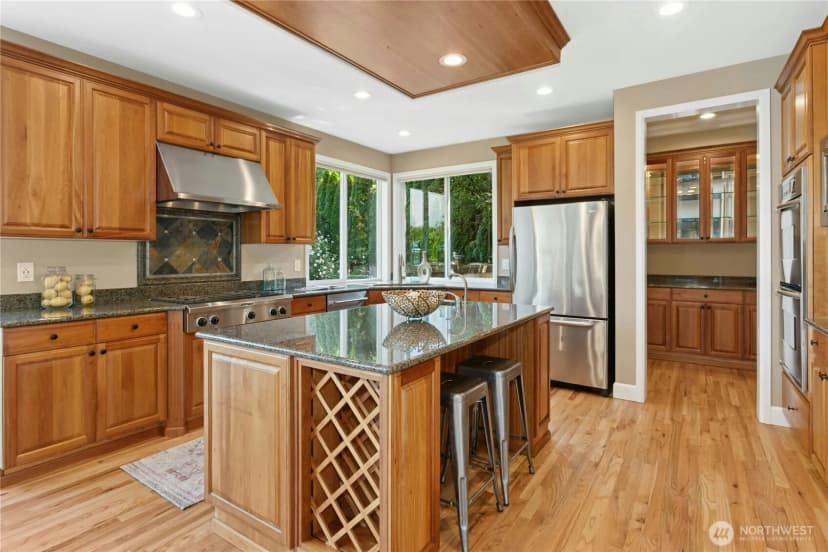 Property photo for 2070 277th Avenue Se, Sammamish photo 12