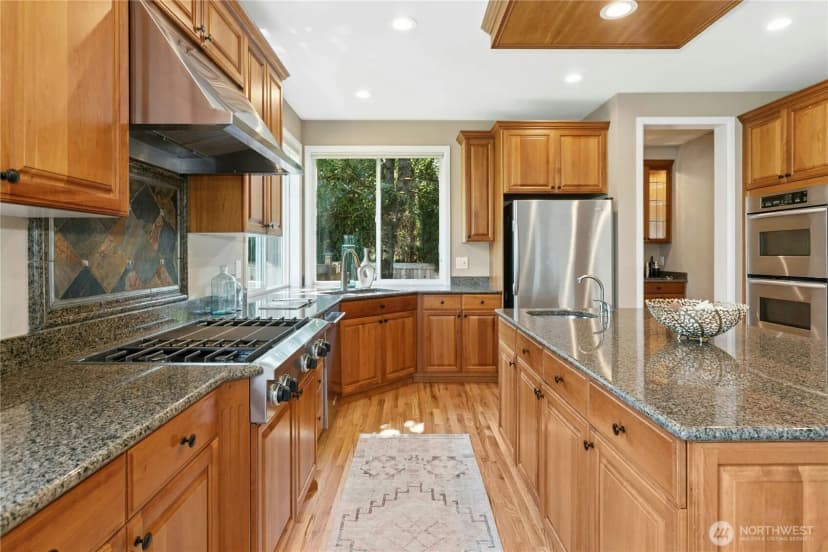 Property photo for 2070 277th Avenue Se, Sammamish photo 10