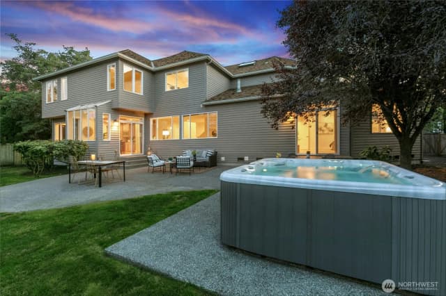Property photo for 2070 277th Avenue Se, Sammamish photo 3